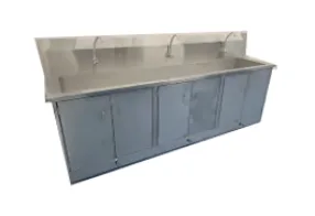 MUEBLE DE ACERO INOXIDABLE CON 3 POCETAS